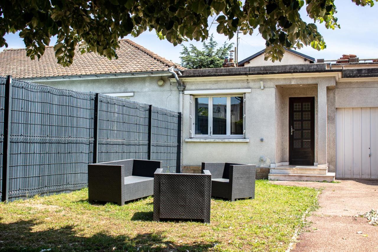 Ferienwohnung Maisonnette Avec Jardin, Parc Du Chene Bron Exterior foto